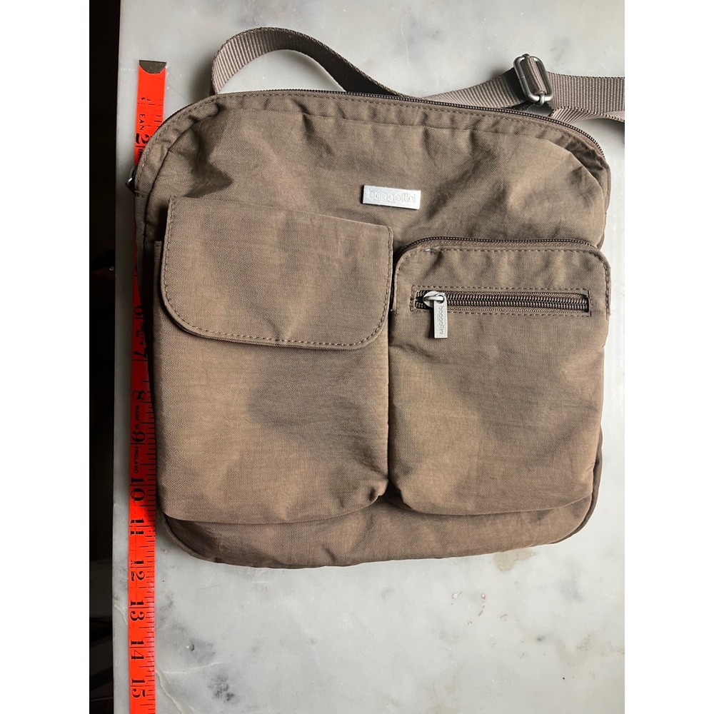 Baggallini green Nylon Crossbody Travel Bag Functional  Neutral Multi-Pocket - Picture 7 of 12